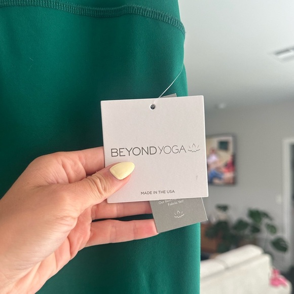Beyond Yoga POWERBEYOND™ Strive High Waisted Midi Legging - Picture 5 of 8